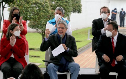 El 28 de abril pasado, el presidente de la República, Guillermo Lasso, anunció el retiro de la mascarilla en el país.