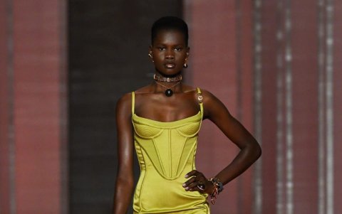 El corsé en la pasarela.