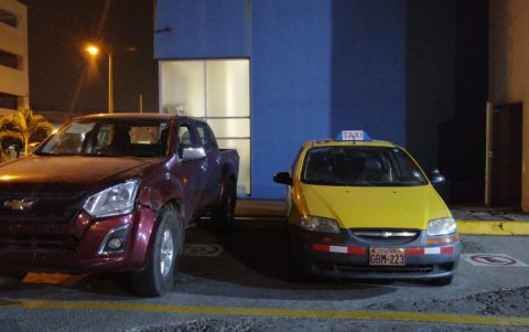 Dos vehículos involucrados en el hecho constan como evidencia.