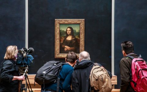 El cuadro 'La Gioconda' (Mona Lisa) de Leonardo da Vinci en la sala renovada.