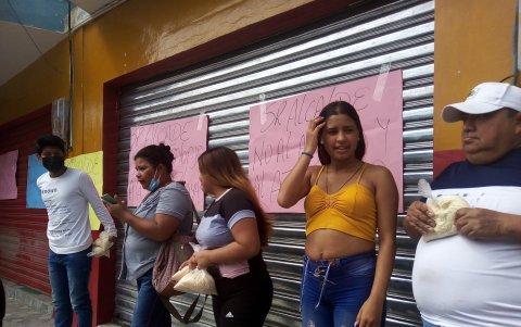Los comerciantes iniciaron la protesta desde el último sábado, al ver que no levantaban la clausura.
