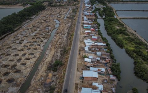 Fotografía aérea de la calle Venezuela en Tumbes, donde aproximadamente viven 65 familias venezolanas.