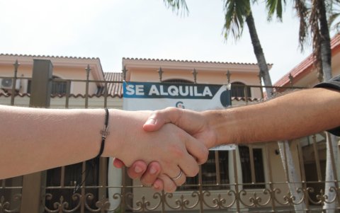 Muchas personas alquilan las viviendas sin conocer a con quién hacen negocio