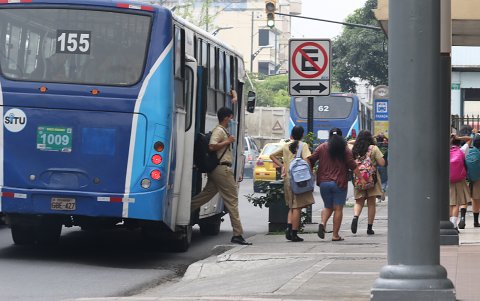 Con la presencialidad de los estudiantes, hay sectores muy congestionados a la hora de ingreso y salida de los centros de estudio.