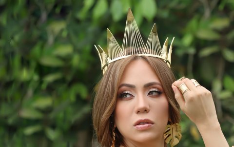 Miss Ecuador 2021, Susy Sacoto con la pieza diseñada por Nino Touma.