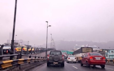 En las redes sociales comenzaron a volcarse fotos del intenso frío que se soporta desde temprano en la ciudad.