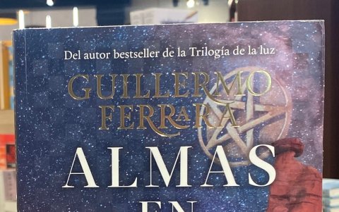 Almas en Juego es una novela que se adentra en la inmortalidad del ser humano y la eternidad existencial del alma