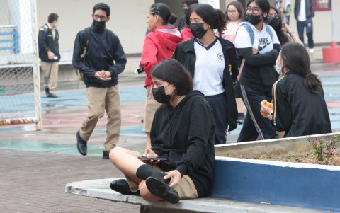 Los psicólogos educativos recomiendan estar atentos al comportamiento de los chicos, especialmente en la interacción o no con sus compañeros.