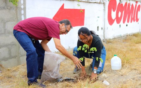 Los adultos se sumaron a la acción este fin de semana.