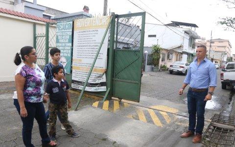 Escenario. Uno de las acciones de Ruiz fue la puesta en marcha del portón en su vecindario, cuando la COVID-19 azotaba con fuerza a Guayaquil.