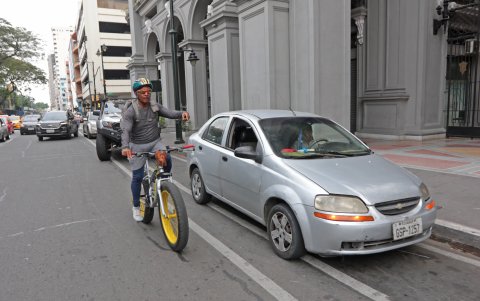 Al pie de la Alcaldía este es el escenario para los ciclistas.