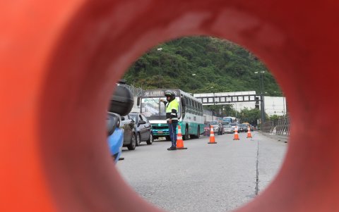 Debate.  Mientras unos aplauden no ser parte más del tráfico, hay otros que piden a gritos que reviertan la medida, u opten por planes integrales y que sirvan.