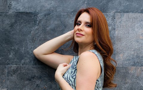 Practica crossfit y se somete a sesiones de reiki.