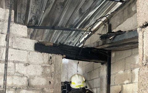 Los uniformados ingresaron rápidamente al lugar para apagar el fuego