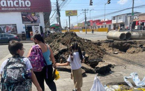 Los estudiantes prefieren no pasar por la zona por el fuerte olor