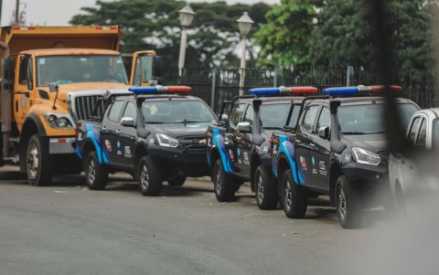 Escenario. Los vehículos permanecen estacionados.