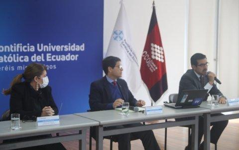 Anuncio. Dos universidades y un representante de las Cámaras hicieron un llamado al diálogo.