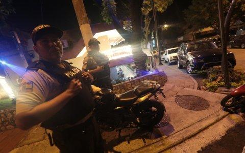 En algunas zonas se evidencia el resguardo policial..