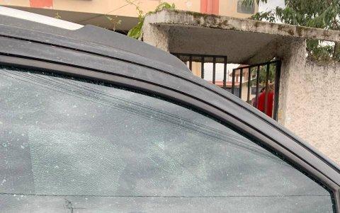 Vehículo. El vehículo en el que se moviliza Iza fue atacado el sábado 18 de junio de 2022.