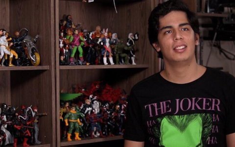 José Auz se apasionó por la  colección de superhéroes.