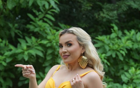 Se considera la mejor reportera de farándula.