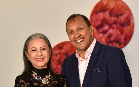 Con Roberto Preciado, su esposo y compañero de vida