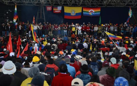 Protesta. Los indígenas de varias partes del país se reunieron en una asamblea de pueblos, en la Casa de la Cultura.