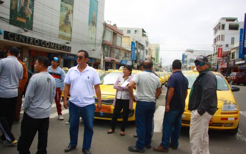 Con las unidades bloquearon la vía, el pasado miércoles 22 de junio.