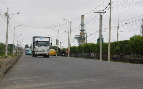 2. Ancho. Con los rediseños que se hicieron de la obra, la carretera pasó de 7 metros 20 cm a diez metros, lo que permite una mayor soltura para los carriles de ida y vuelta.