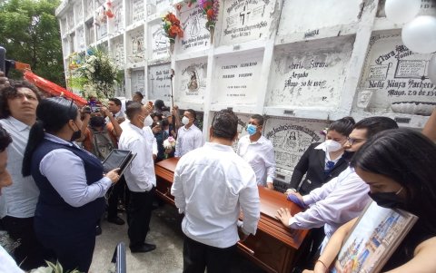 En el Cementerio General.