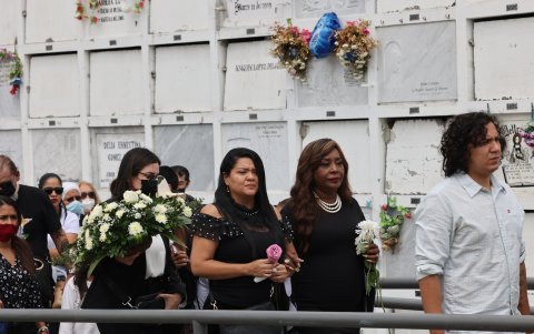 Priscilla Tomalá y La Bombón.