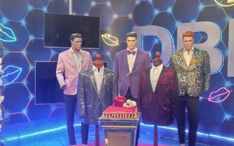 Algunos de los atuendos que usó.