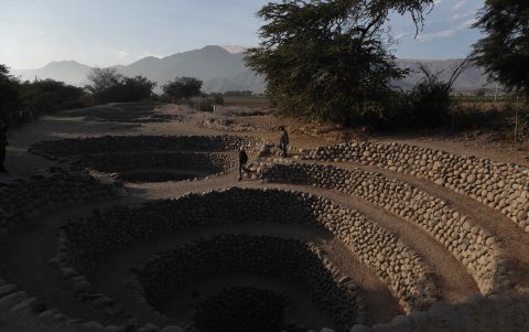 Fotografía de los acueductos de Cantalloc el 23 de junio de 2022 en Nazca (Perú).