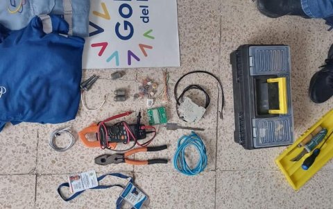 Estas herramientas llevaban los supuestos funcionarios de CNEL.