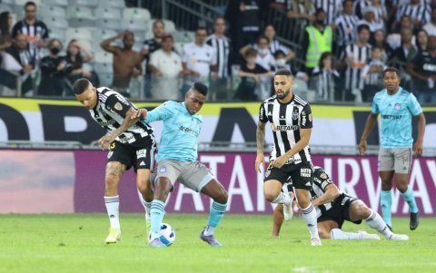 La fragilidad defensiva del Bombillo fue evidente en más de un partido.