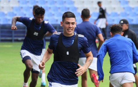 Gustavo Canto, exdefensa de Emelec, salió prematuramente del Bombillo.