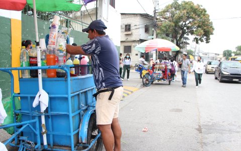 Propuesta. Marcos Tenorio y Manuel Arias plantean retomar el programa Vendedor Seguro, con el cual se distinguía a los comerciantes de los sospechosos.