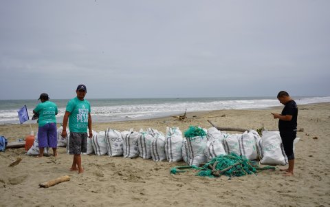 En total 2,3 toneladas de basura fue retirada en un lapso de cuatro horas.