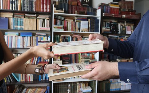 Hecho.  Para los consultados crecer en una casa con libros o con padres que incentiven a leer es más que un privilegio cultural.