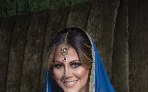 La comunicadora capacitará a mujeres violentadas en Asia.