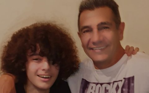 Su hijo Santiago y pareja, Pepo Morales.