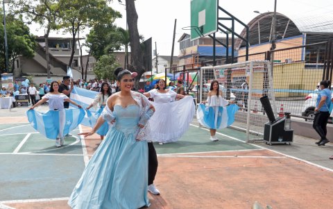 En Samanes se realizaron bailes por las fiestas de Guayaquil.