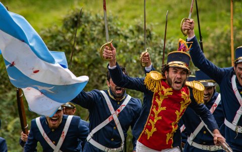 El actor Michels Skwierinski interpreta a Antonio José de Sucre.