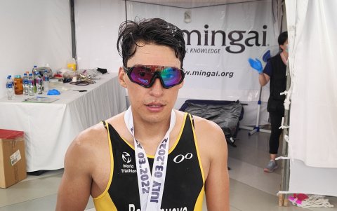 Andrés cruzó la meta como el tricolor mejor ubicado tras los 1.9 km de natación, 90 km de bicicleta y y 21k de carrera.