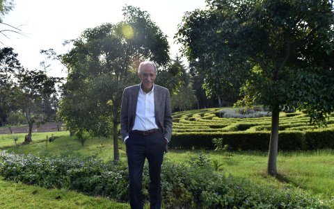 A sus 75 años el empresario quiteño aún se mantiene activo, trabajando y disfrutando de su familia.