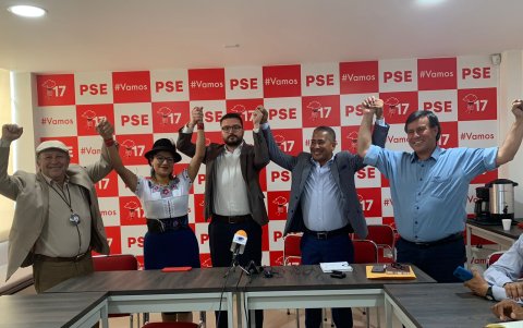 En Quito algunas fuerzas políticas de izquierda buscan logran un acuerdo e ir e una única lista en las elecciones.