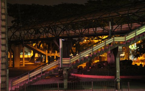 Imagen de una de las estructuras, la más afectada en la avenida de Las Américas.