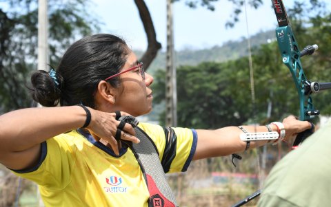 Adriana Espinosa de los Monteros, de tiro con arco, opina que es importante impulsar el deporte universitario.