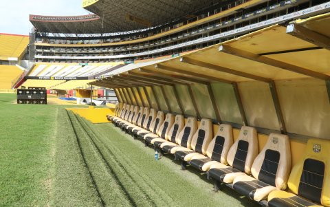 Los bancos de suplentes, sometidos a varios cambios.