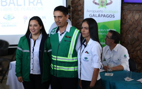 Efecto. Estos son los uniformes que fueron elaborados con las botellas.
